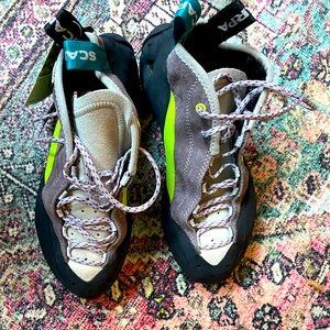 Scarpa Maestro climbing shoe - size 41 / women’s 9